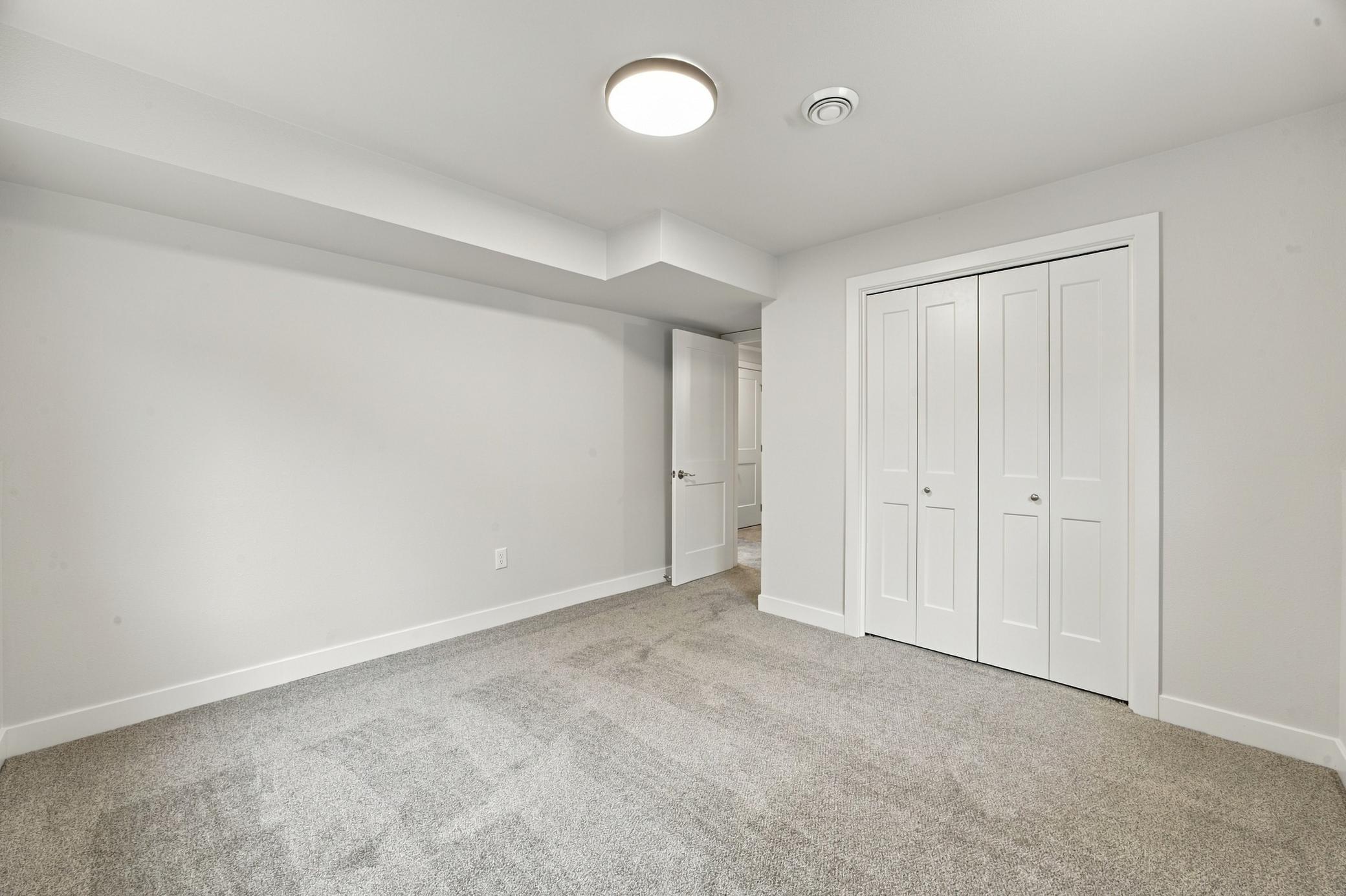 lowerbedroom21.jpg