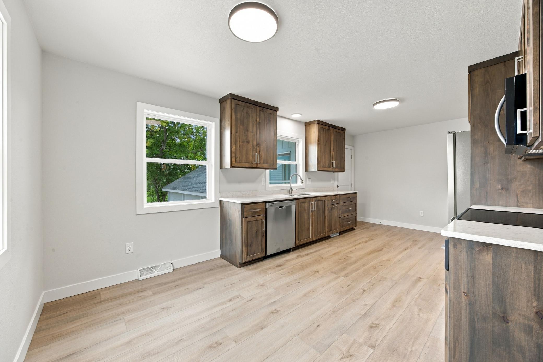 kitchen2.jpg
