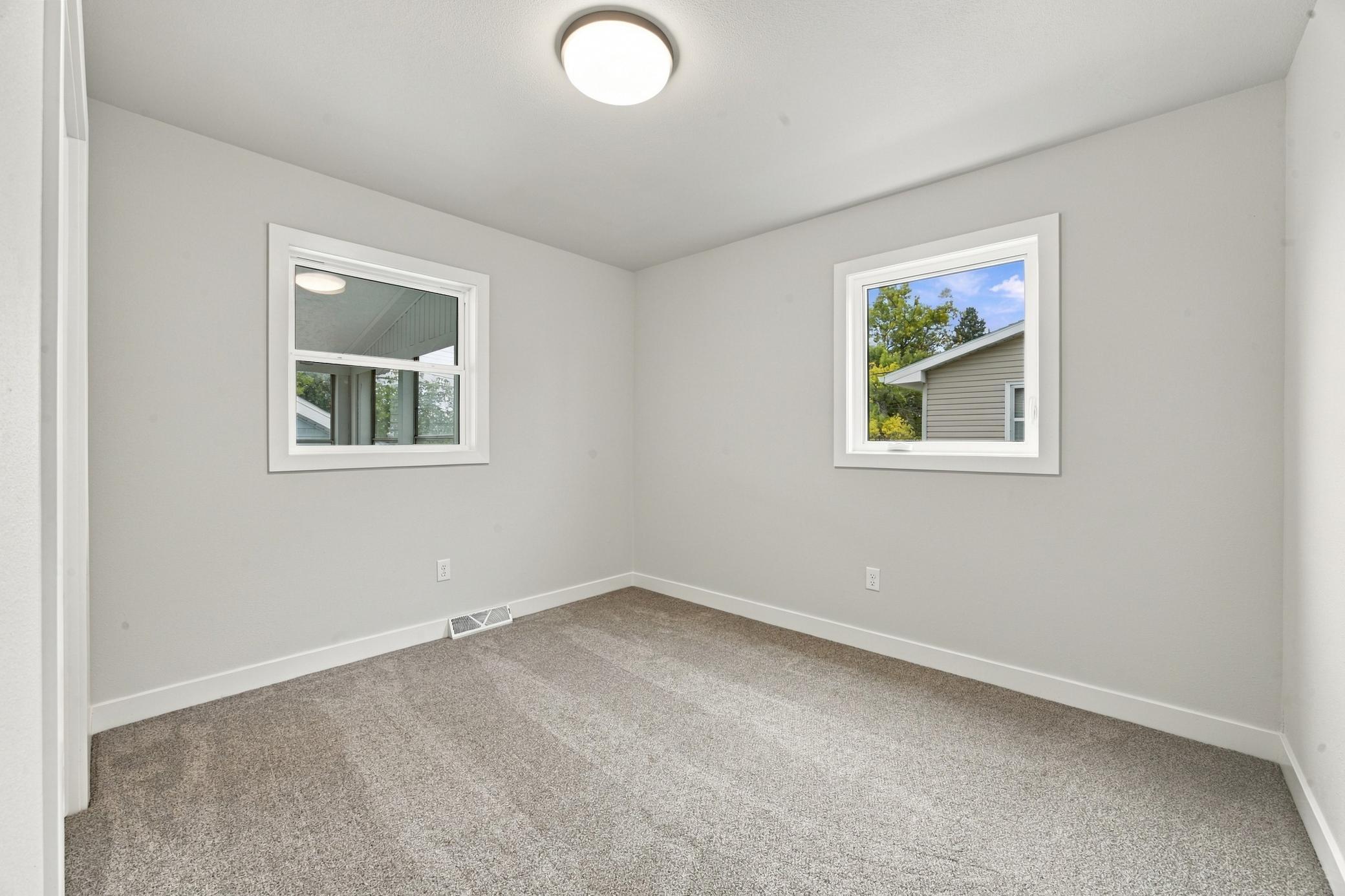 bedroom2.jpg