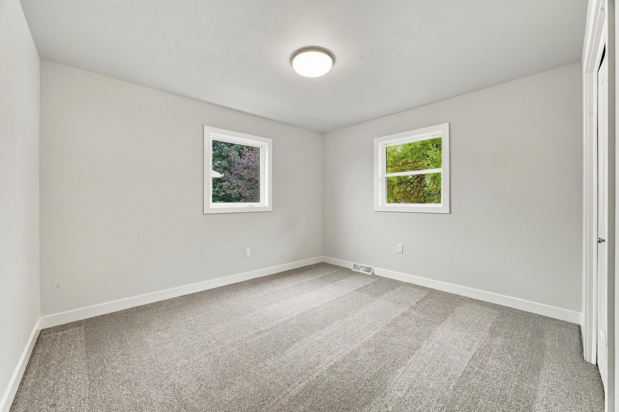 bedroom1.jpg