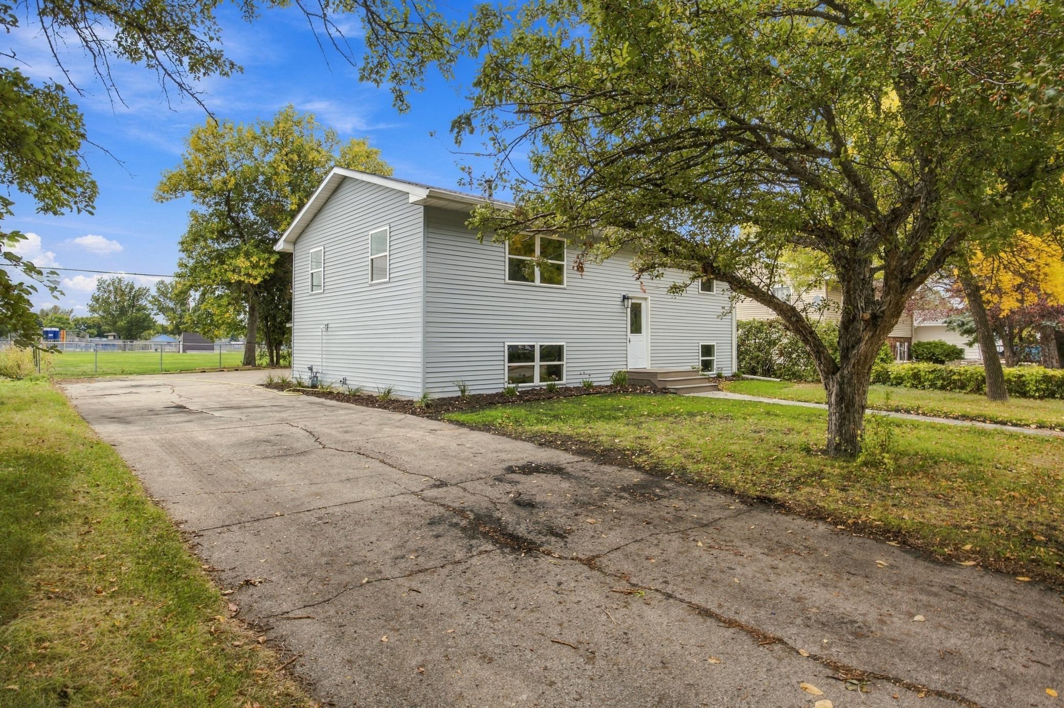 driveway.jpg