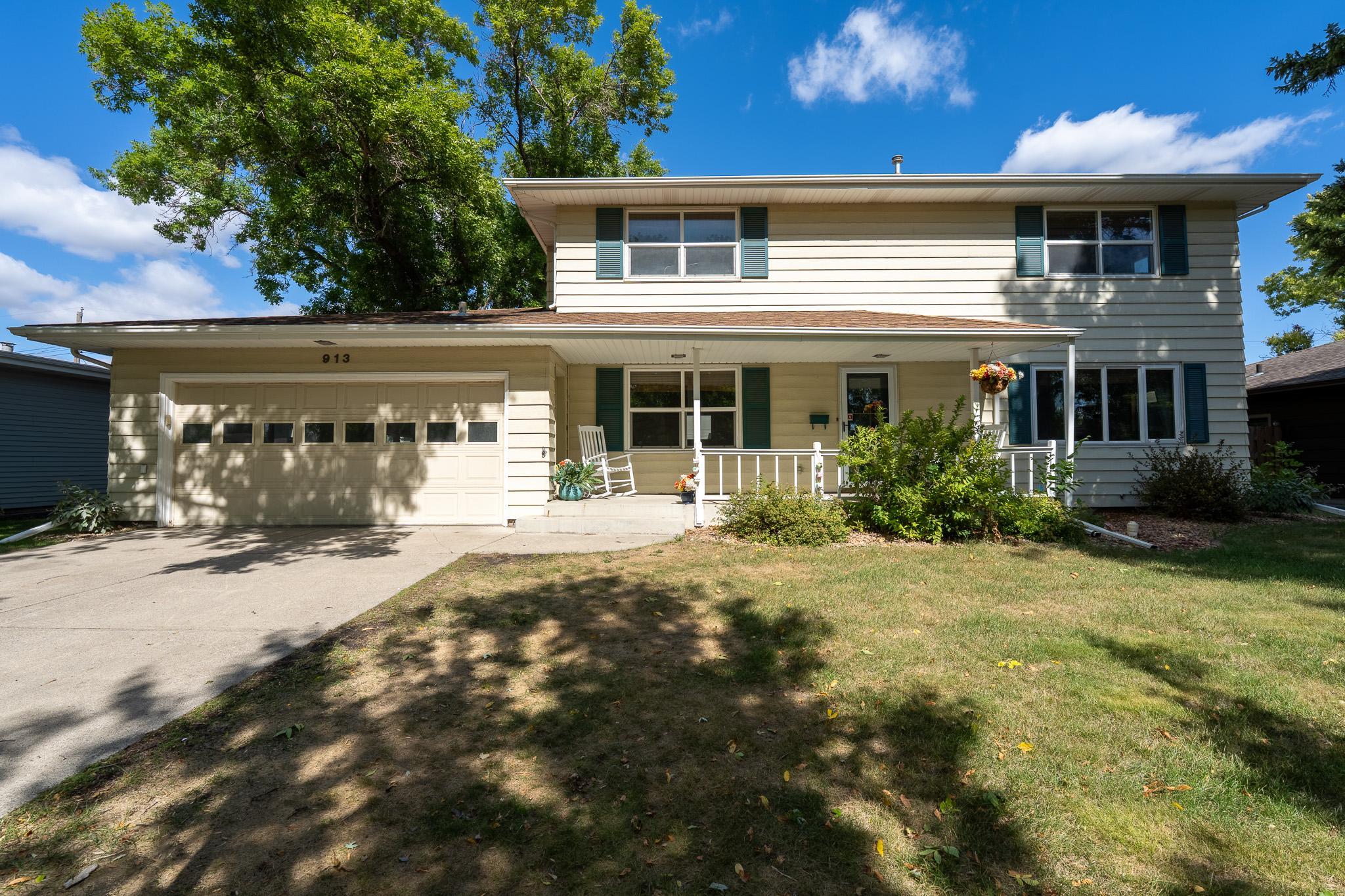 Property photo for 913 Park Drive S, Fargo, ND 58103