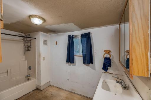 315 Hoosac Street E, Waterville, MN 56096