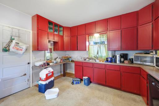 411 Meeker Avenue N, Watkins, MN 55389