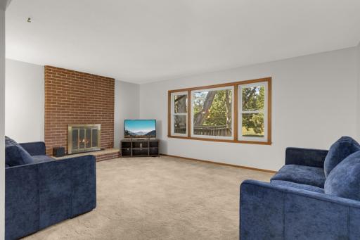 11748 Bittersweet Street NW, Minneapolis, MN 55433