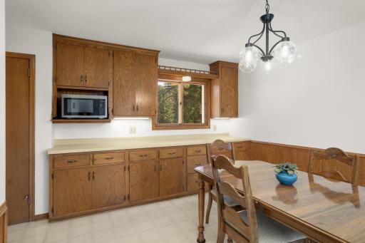 11748 Bittersweet Street NW, Minneapolis, MN 55433