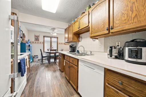 Kitchen - newer appliances