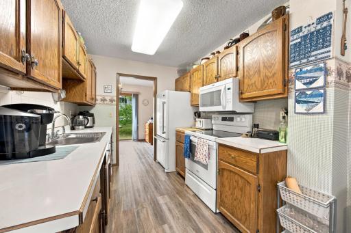 Kitchen - newer appliances