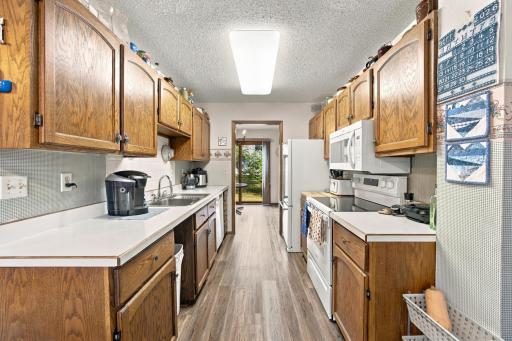 Kitchen - newer appliances