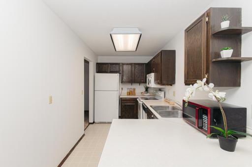6570 Upper 35th Street N, Oakdale, MN 55128