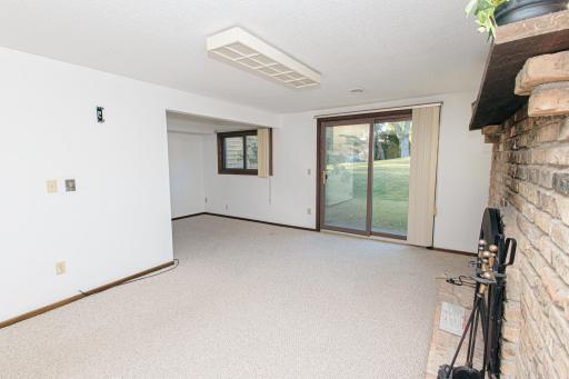 6570 Upper 35th Street N, Oakdale, MN 55128
