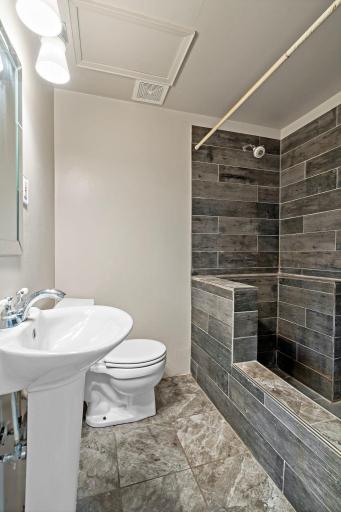 4555 Spruce Way, Orono, MN 55359
