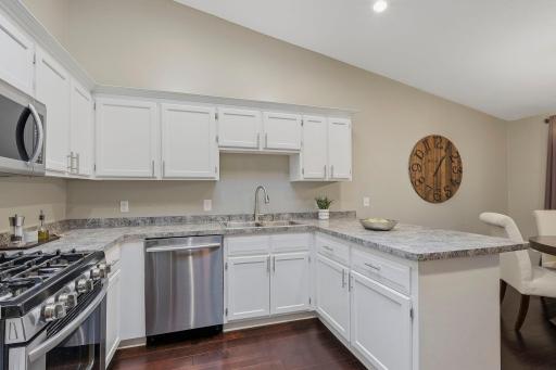 4240 Boulder Ridge Point, Eagan, MN 55122