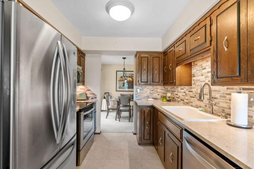 A gorgeous kitchen renovation just completed in 2022!
