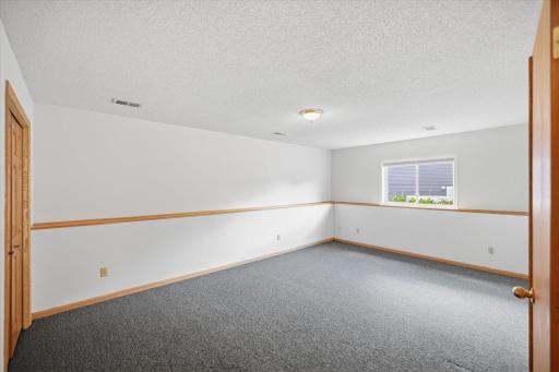 11072 190th Avenue NW, Elk River, MN 55330