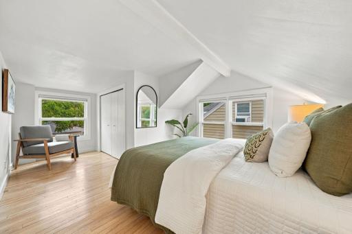 17-web-or-mls-5549 Emerson Ave S-12.jpg