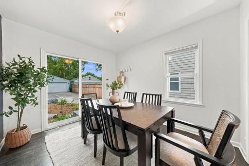 7-web-or-mls-5549 Emerson Ave S-7.jpg