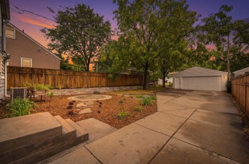 25-web-or-mls-5549 Emerson Ave S-20.jpg