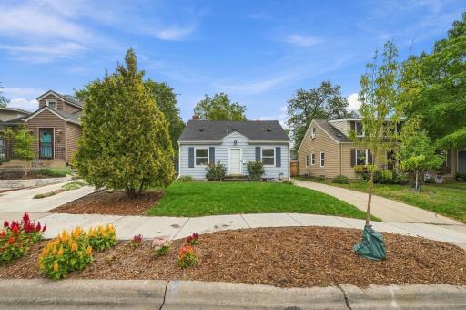 2-web-or-mls-5549 Emerson Ave S-2.jpg