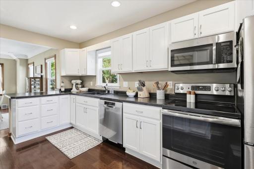 28-312 Westminster Ave SW [3409115]- 028.jpg