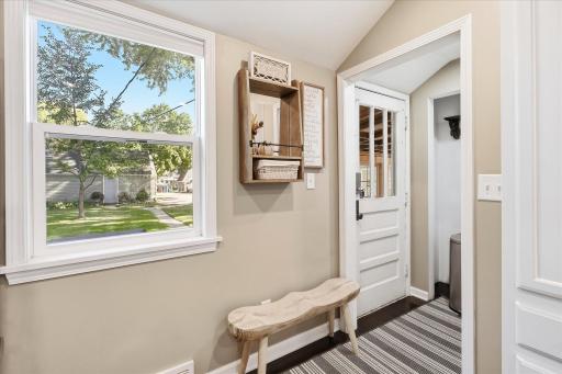 29-312 Westminster Ave SW [3409115]- 029.jpg