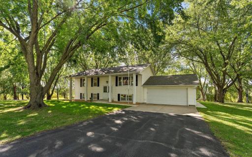 Photo for 18421 Country Squires Circle, Prior Lake, MN 55372 - listing #7145816 18421 Country Squires Circle, Prior Lake, MN 55372