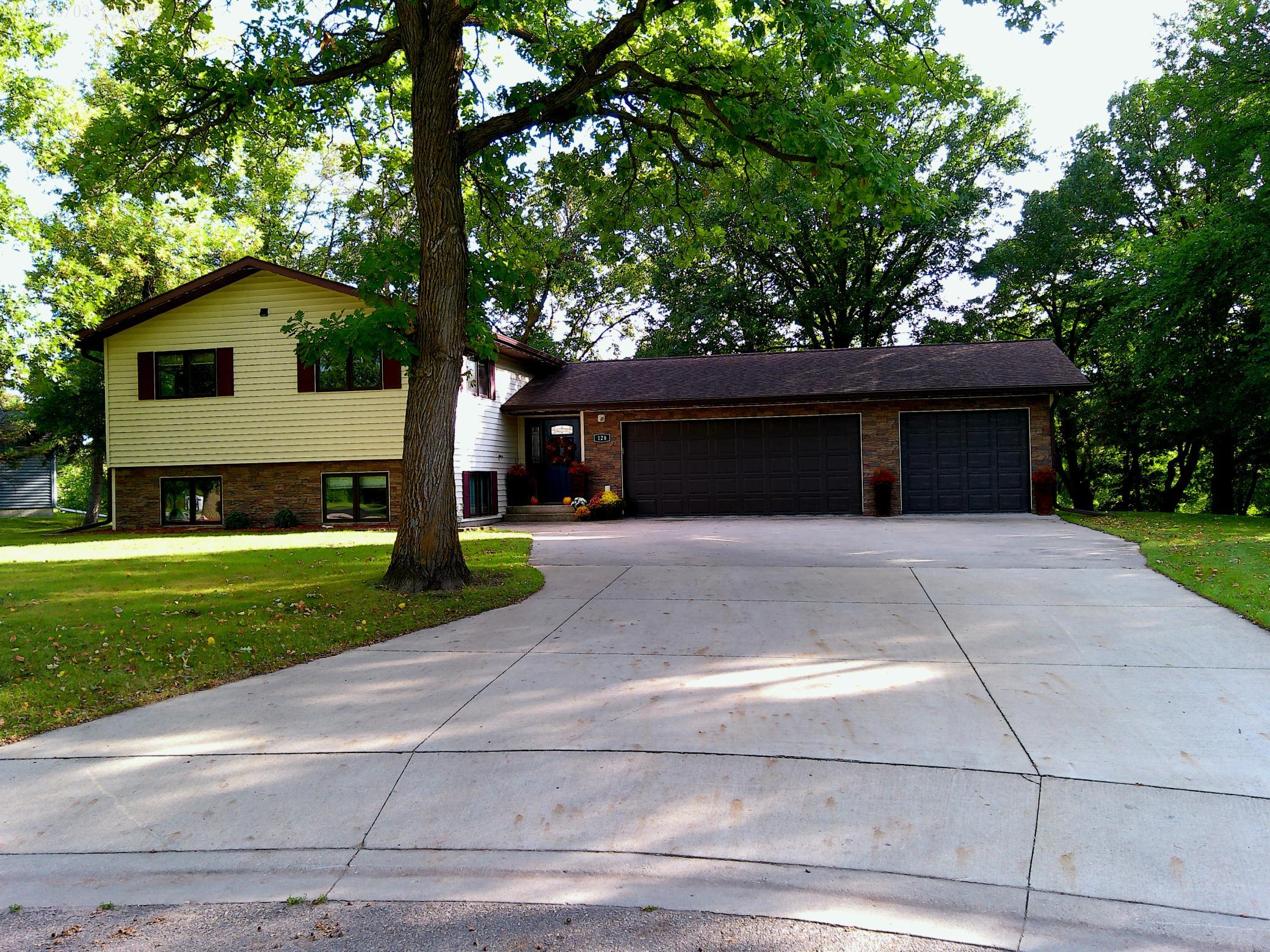 128 Eastwood Drive, Thief River Falls, MN 56701