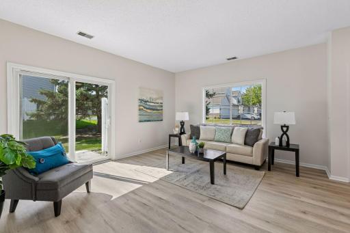 1336 Yorkshire Lane, Shakopee, MN 55379