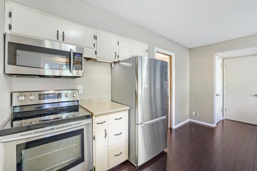 3523 Arbor Ln - Print Quality - 015 - 15 Kitchen.jpg
