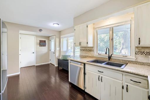 3523 Arbor Ln - Print Quality - 014 - 14 Kitchen.jpg