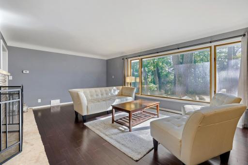 Front Room Looking NW -06.jpg