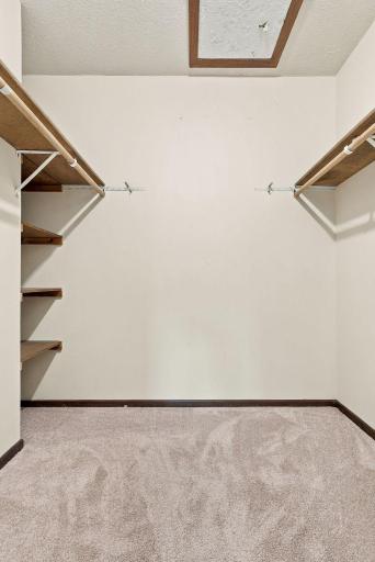 41-web-or-mls-13642_Knox_Drive_Burnsville_00866.jpg