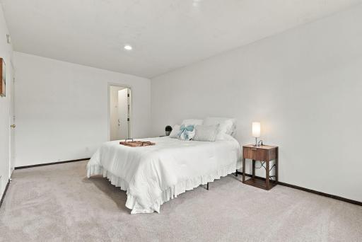 37-web-or-mls-13642_Knox_Drive_Burnsville_00841.jpg