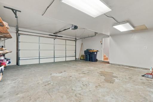 44-web-or-mls-13642_Knox_Drive_Burnsville_00881.jpg