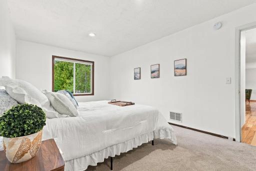 39-web-or-mls-13642_Knox_Drive_Burnsville_00851.jpg