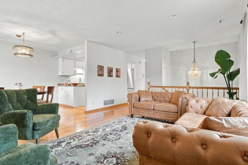 14-web-or-mls-13642_Knox_Drive_Burnsville_00731.jpg