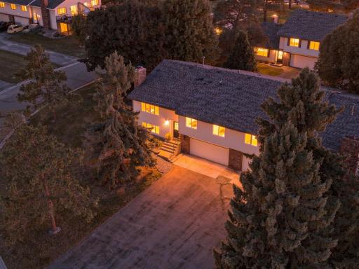 3-web-or-mls-13642_Knox_Drive_Burnsville_TW_001.jpg