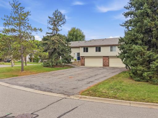 55-web-or-mls-13642_Knox_Drive_Burnsville_058.jpg