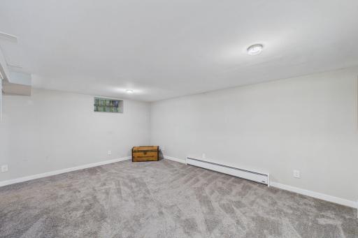 2359 Victoria Street N, Roseville, MN 55113