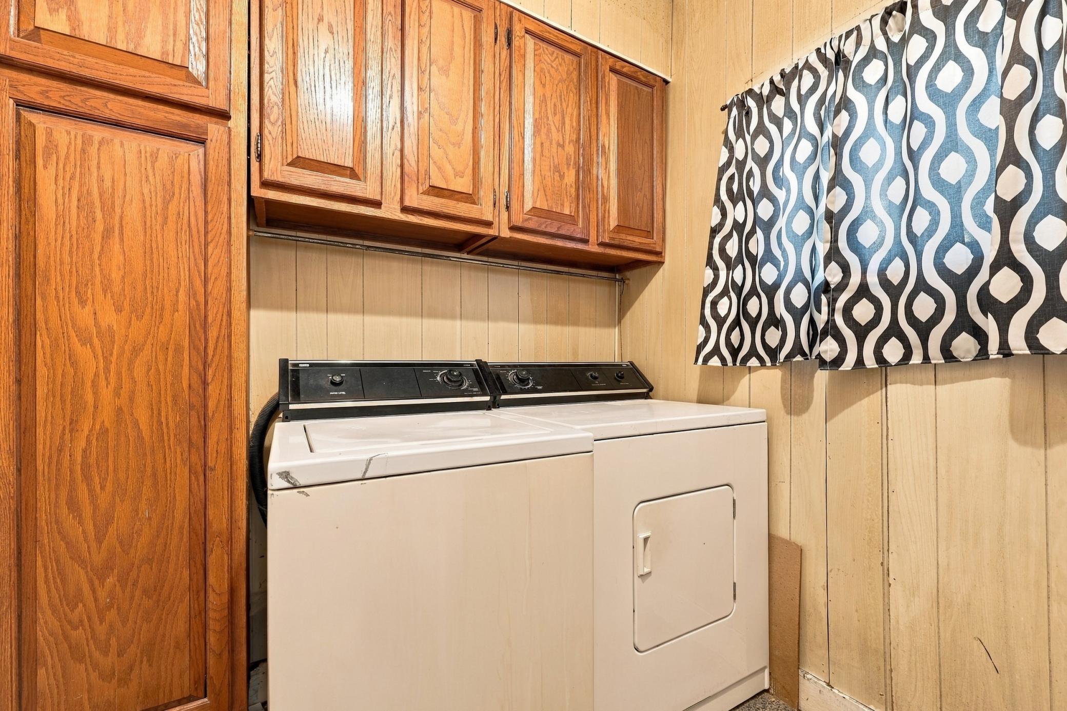 Main Level Laundry (in 3/4 Bath)