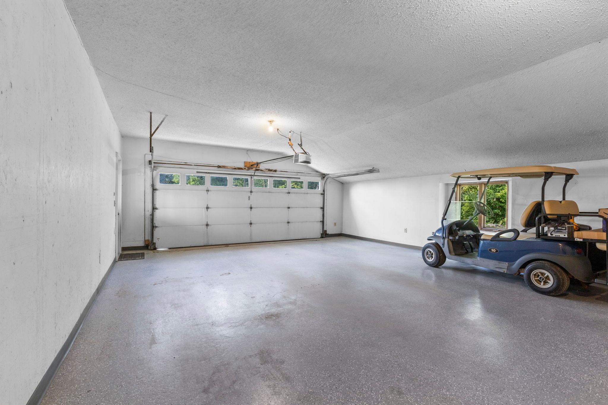 Garage 29.5 x 30