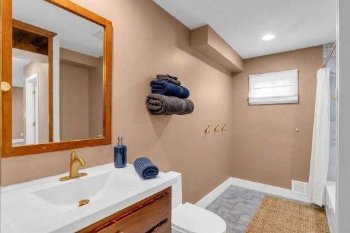 6432 Zealand Avenue N, Brooklyn Park, MN 55428