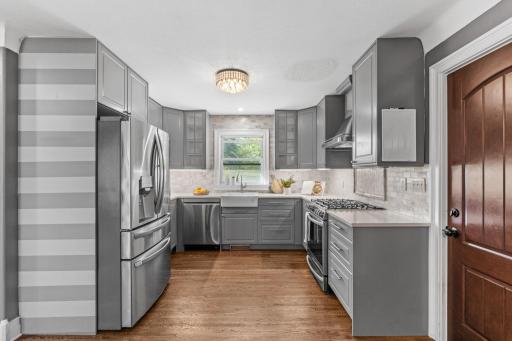 18-web-or-mls-5645 141st St N-18.jpg