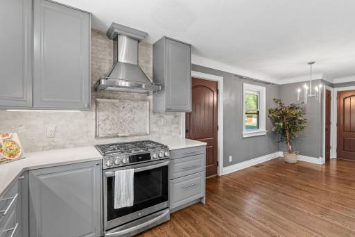 21-web-or-mls-5645 141st St N-21.jpg