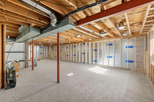 33-web-or-mls-5645 141st St N-33.jpg