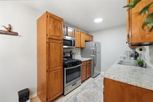 1646 City View Drive, 19, Eagan, MN 55121