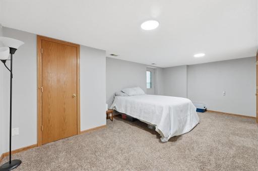 1646 City View Drive, 19, Eagan, MN 55121