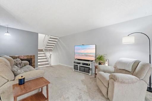 1646 City View Drive, 19, Eagan, MN 55121