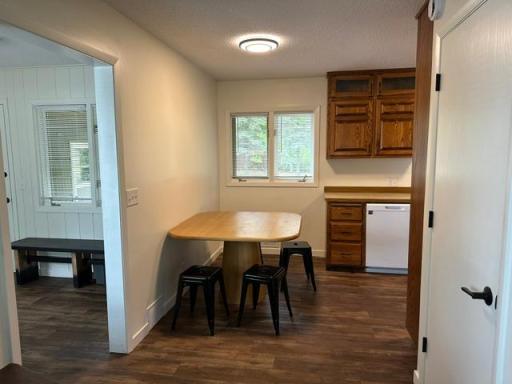 Quaint eat-in kitchen