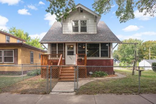 Photo for 809 Minnehaha Avenue W, Saint Paul, MN 55104 - listing #7145944 Inviting 1925 St. Paul home with an enclosed front porch and fenced yard